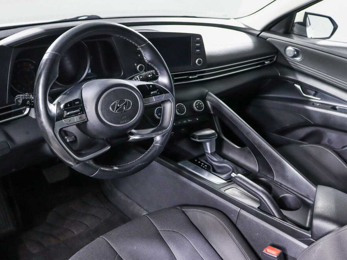 Hyundai Elantra 2021 года с пробегом. Фото: #13
