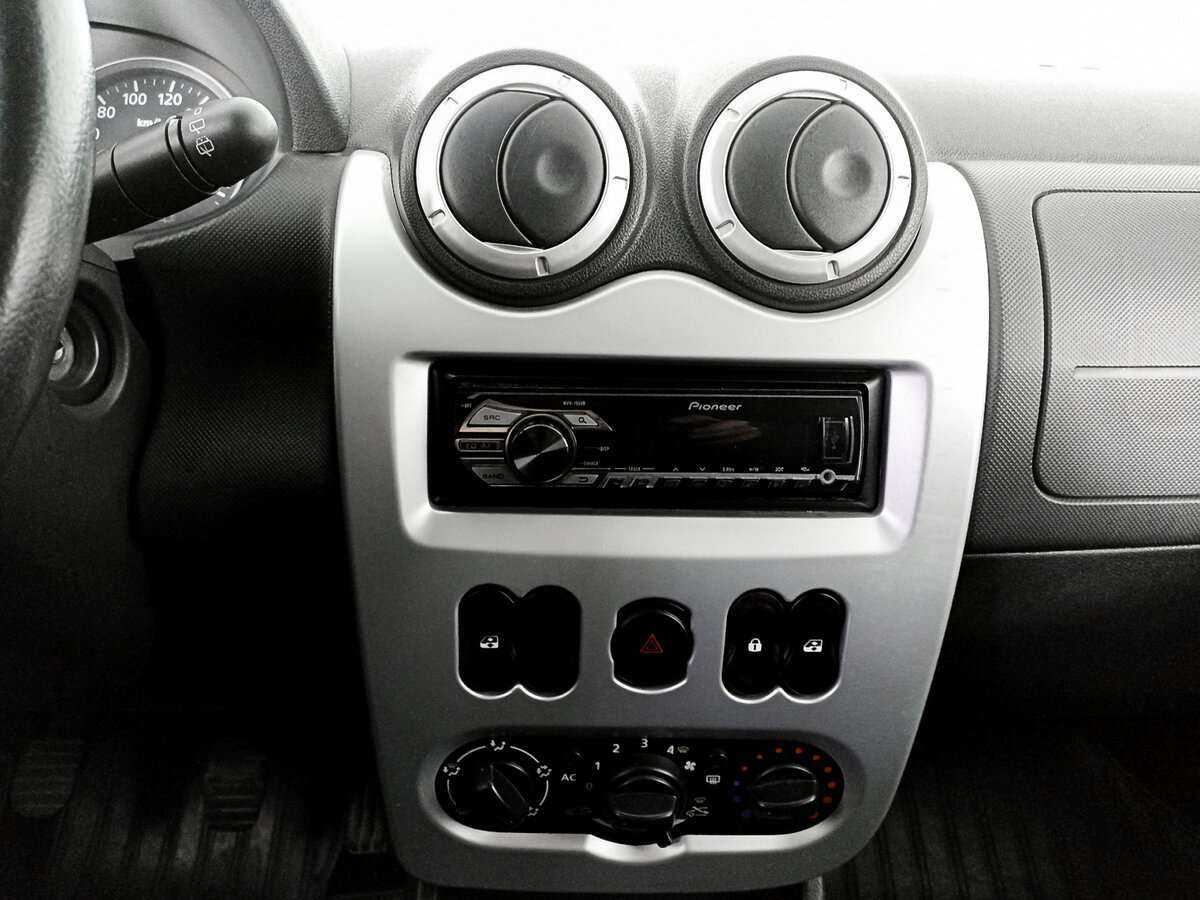 Renault Sandero 2013 года с пробегом. Фото: #10