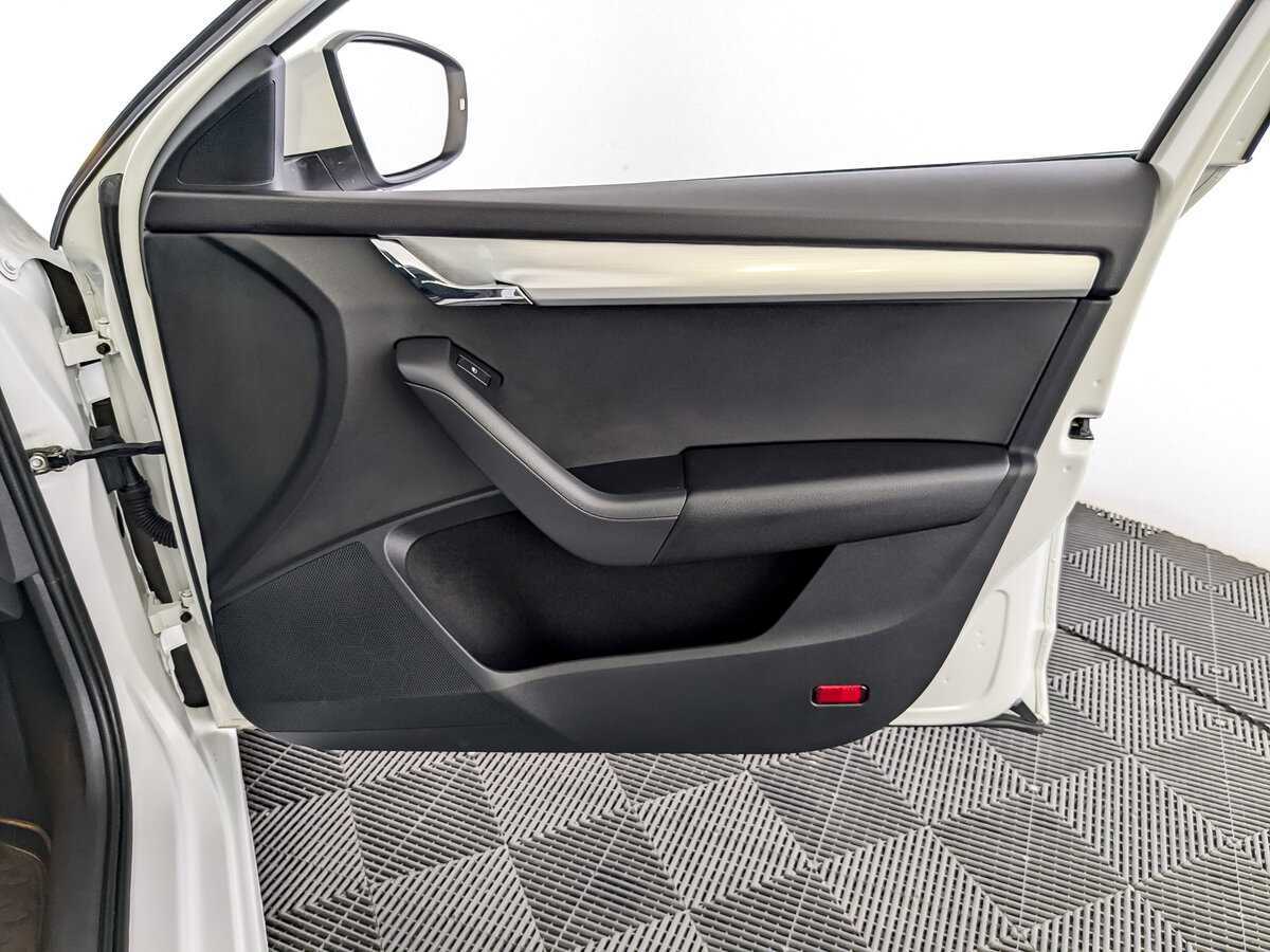 Skoda Octavia 2019 года с пробегом. Фото: #19