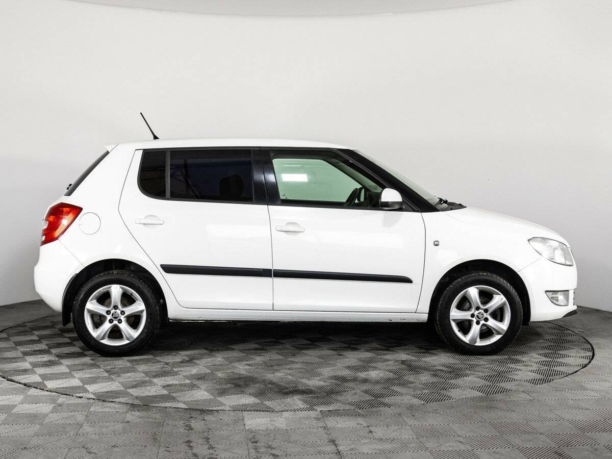 Skoda Fabia 2013 года с пробегом. Фото: #3