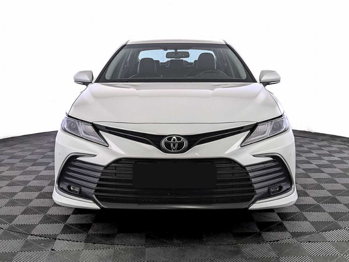 Toyota Camry 2021 года с пробегом. Фото: #1
