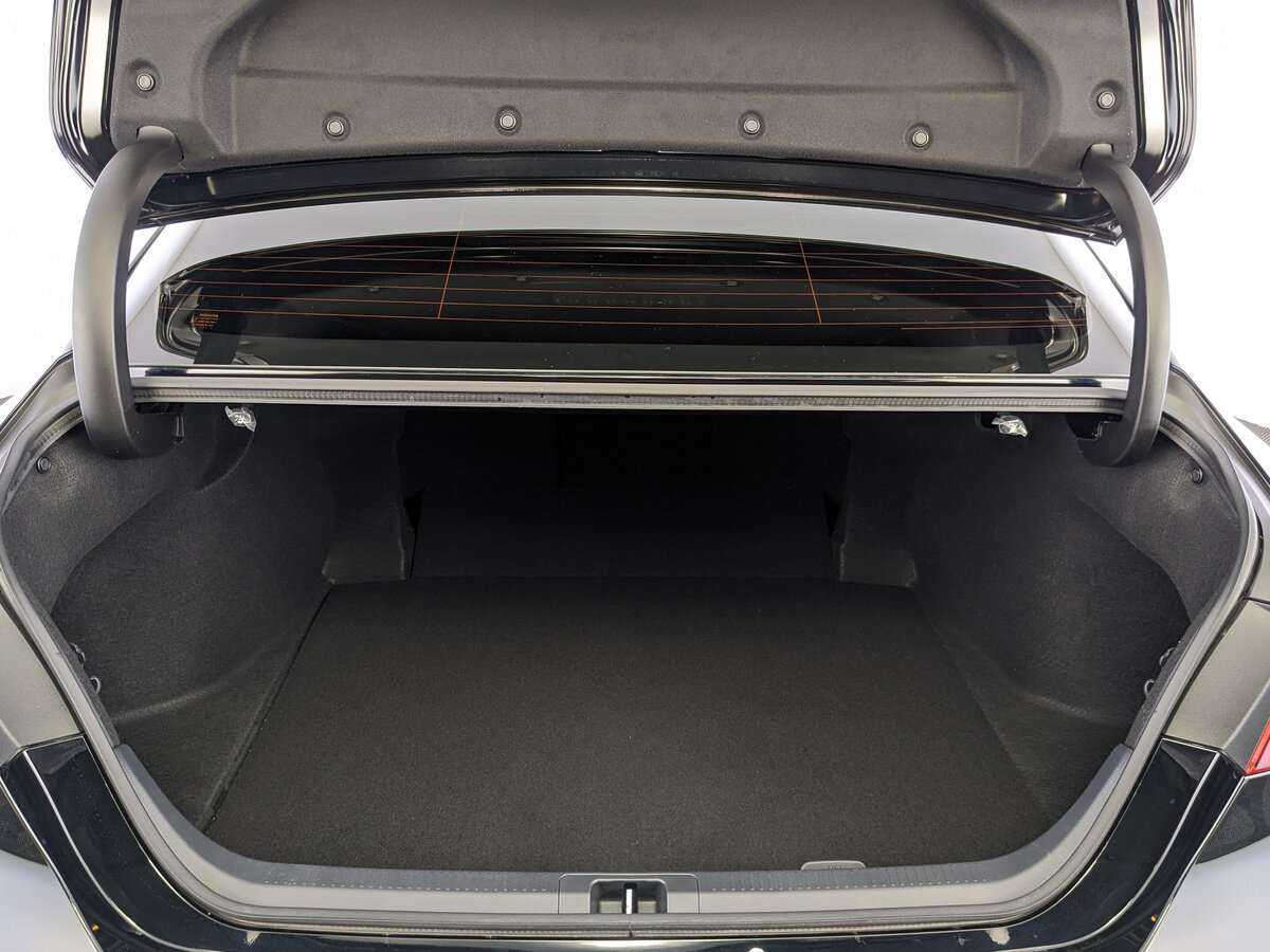 Toyota Camry 2021 года с пробегом. Фото: #9