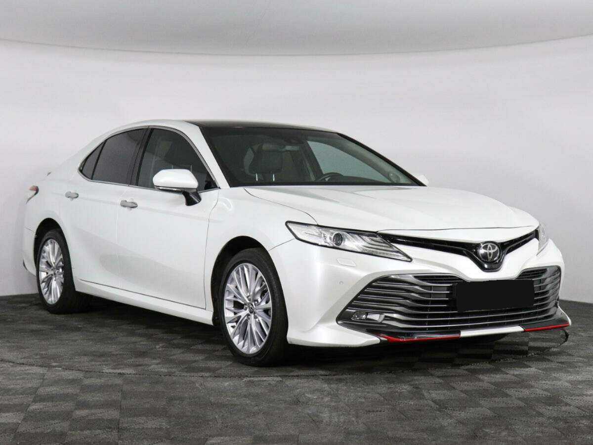 Toyota Camry 2019 года с пробегом. Фото: #2