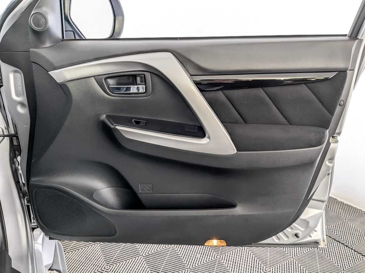 Mitsubishi Pajero Sport 2018 года с пробегом. Фото: #23