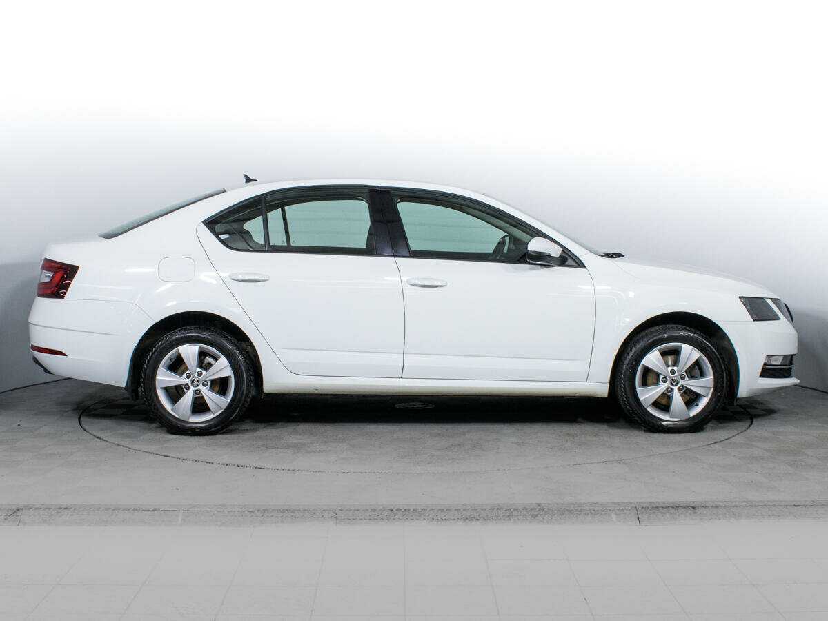 Skoda Octavia 2017 года с пробегом. Фото: #3