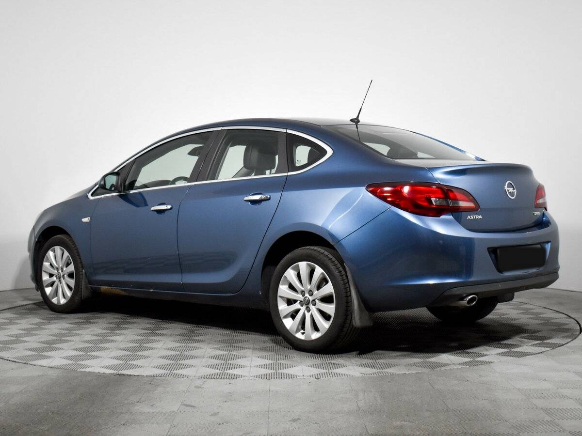 Opel Astra 2013 года с пробегом. Фото: #5