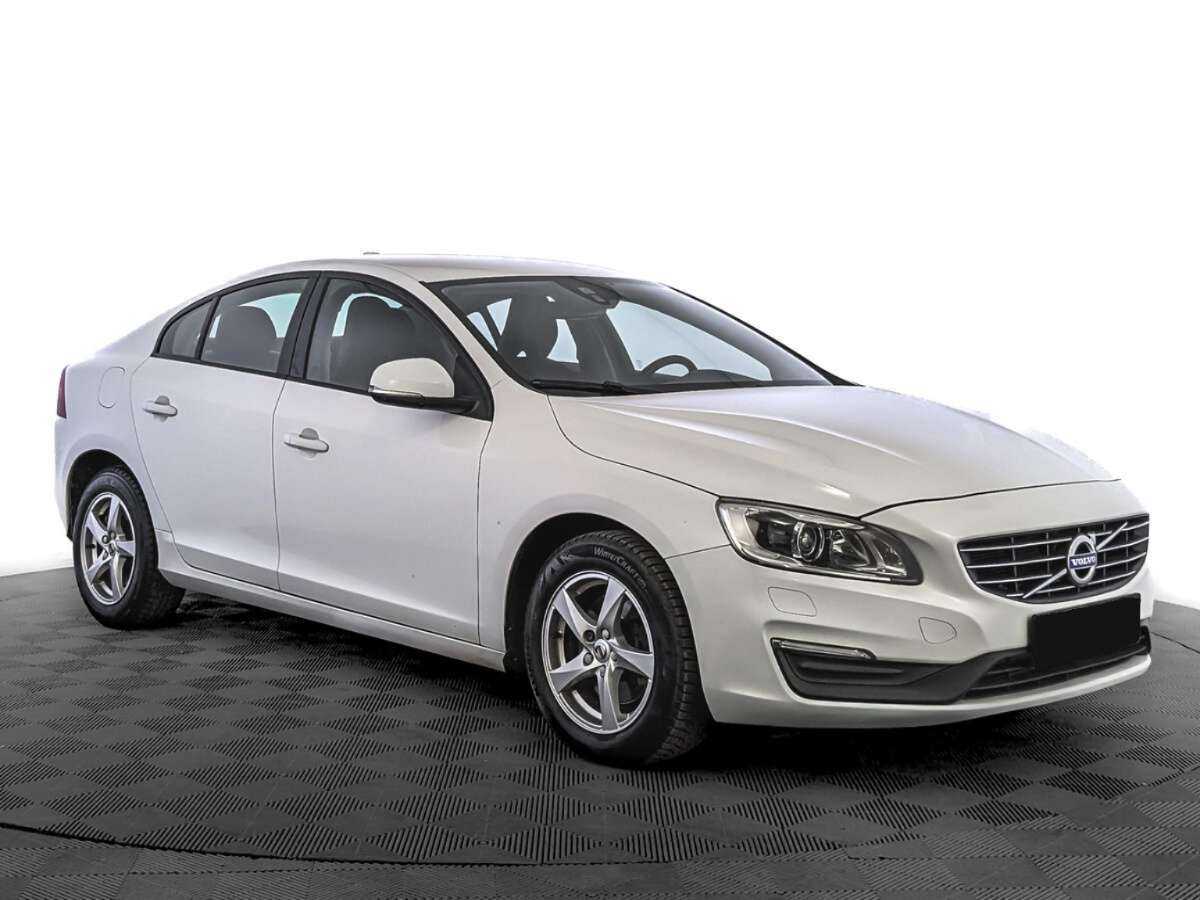 Volvo S60 2015 года с пробегом. Фото: #2