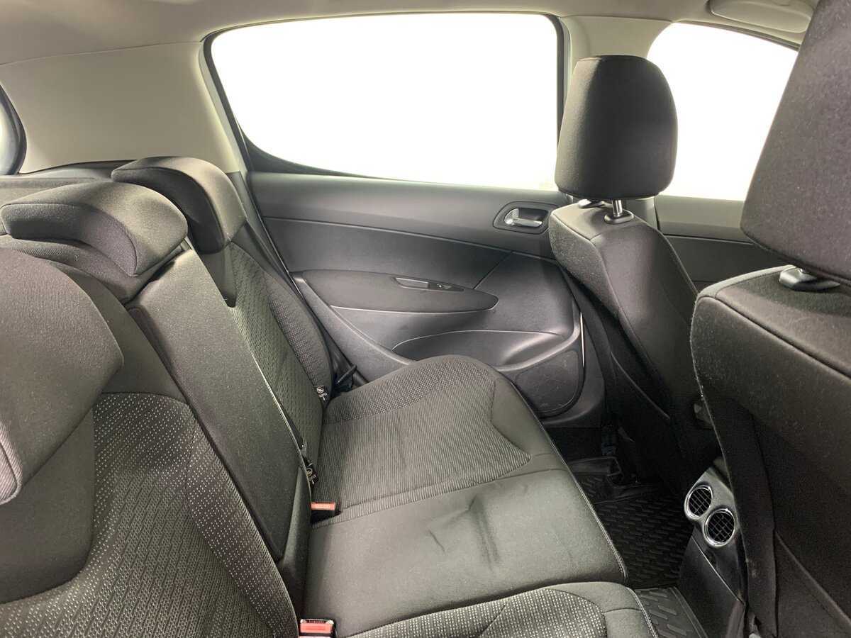 Peugeot 308 2012 года с пробегом. Фото: #17