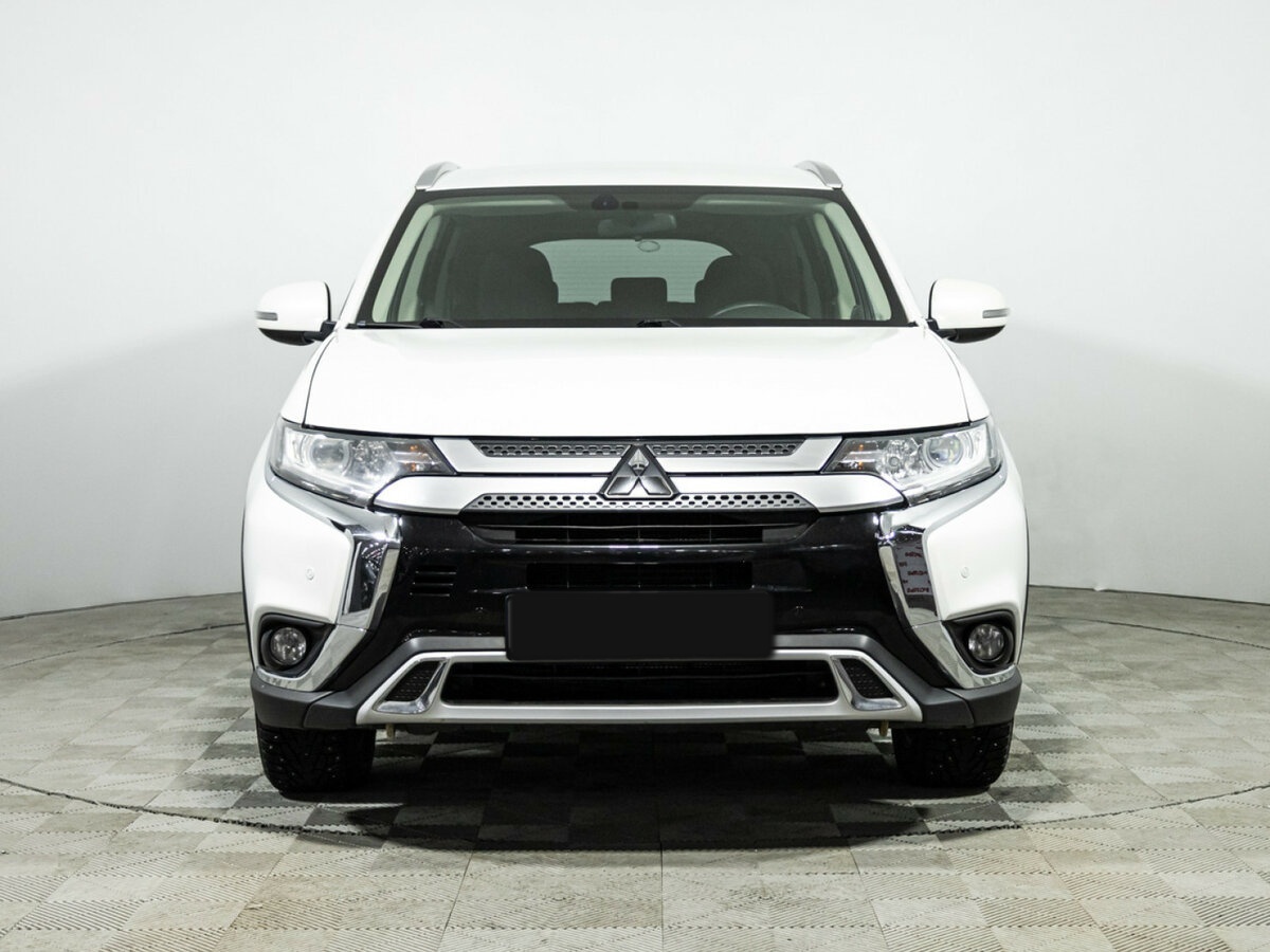 Mitsubishi Outlander 2018 года с пробегом. Фото: #1
