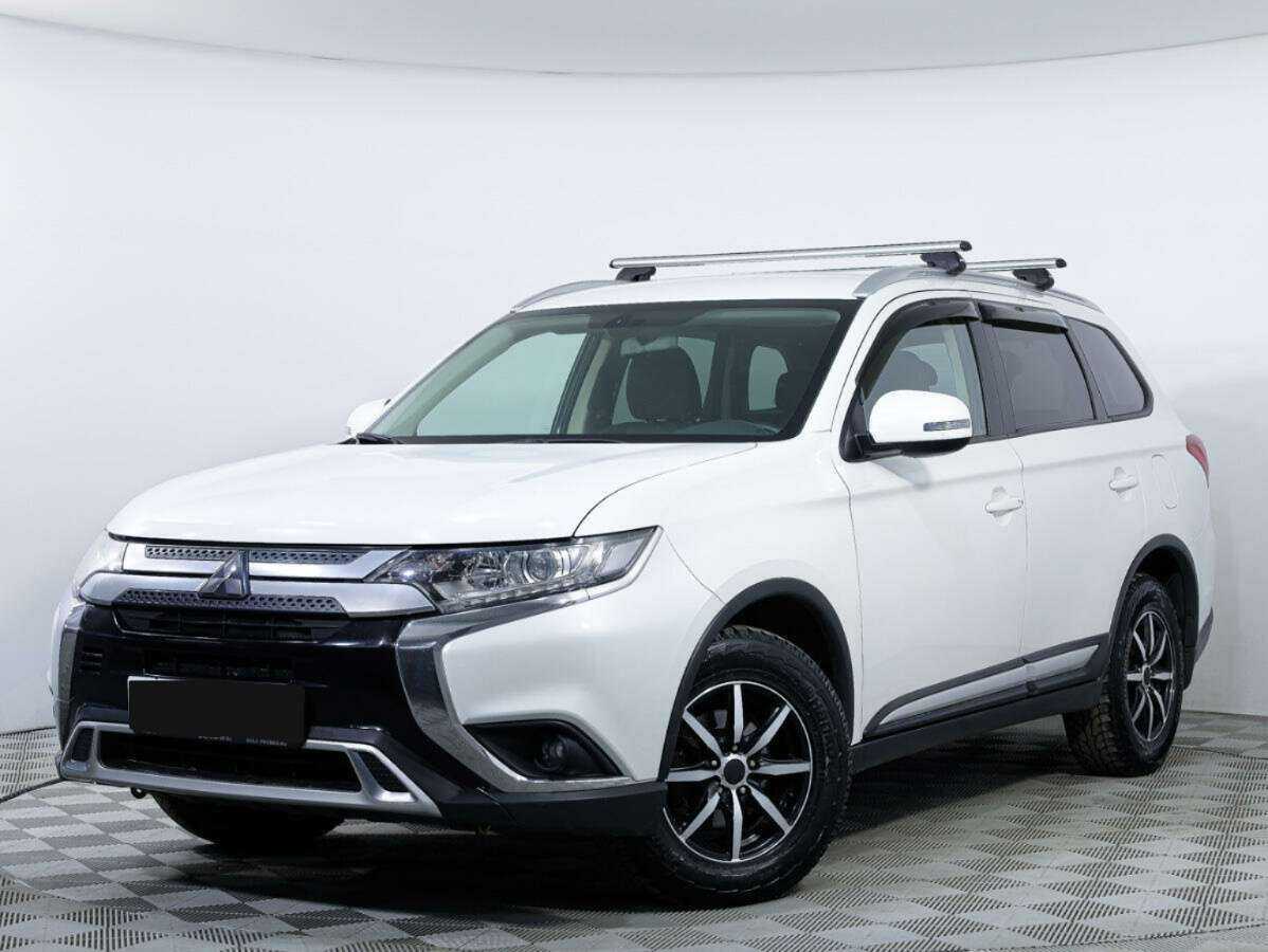 Mitsubishi Outlander 2018 года с пробегом. Фото: #0