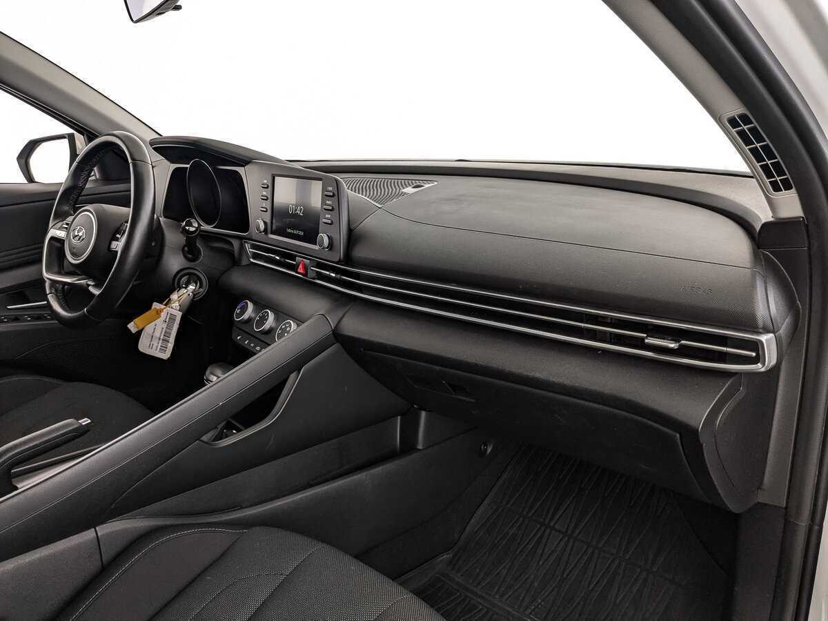 Hyundai Elantra 2021 года с пробегом. Фото: #8