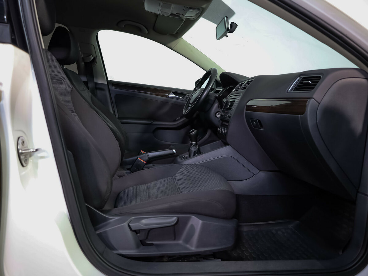 Volkswagen Jetta 2015 года с пробегом. Фото: #14