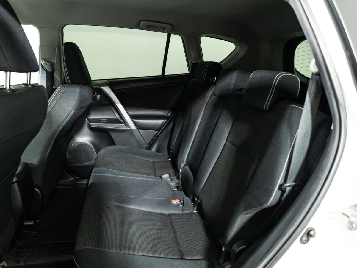 Toyota RAV4 2016 года с пробегом. Фото: #7