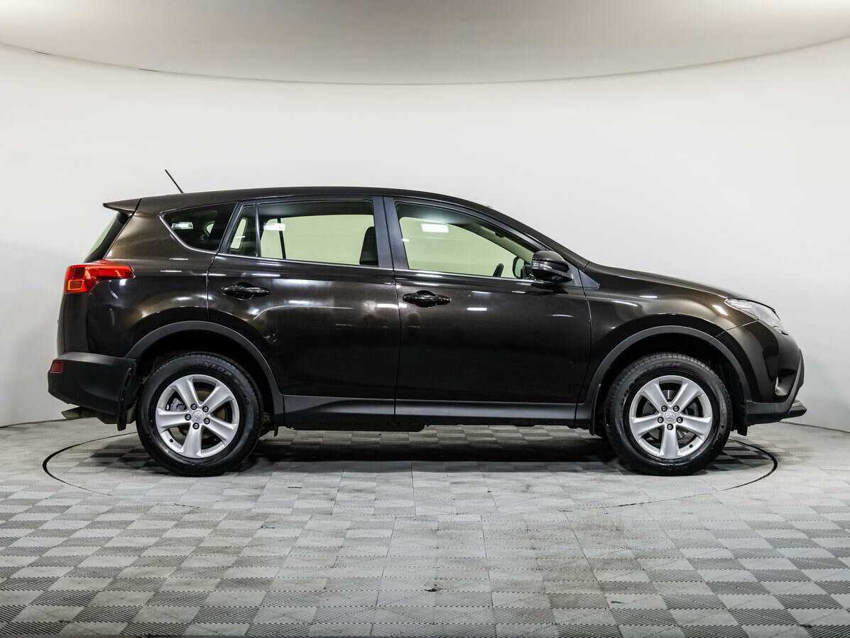 Toyota RAV4 2014 года с пробегом. Фото: #2