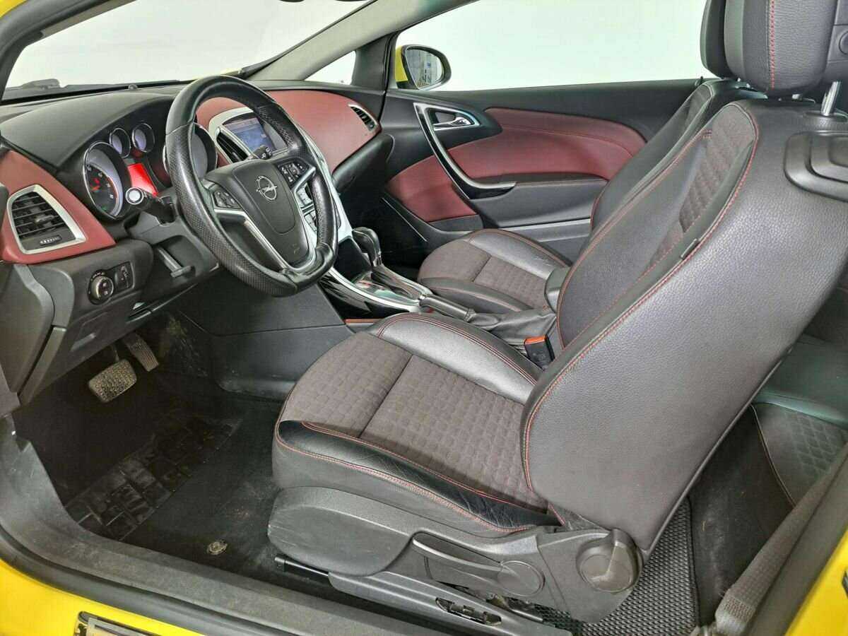 Opel Astra 2013 года с пробегом. Фото: #13
