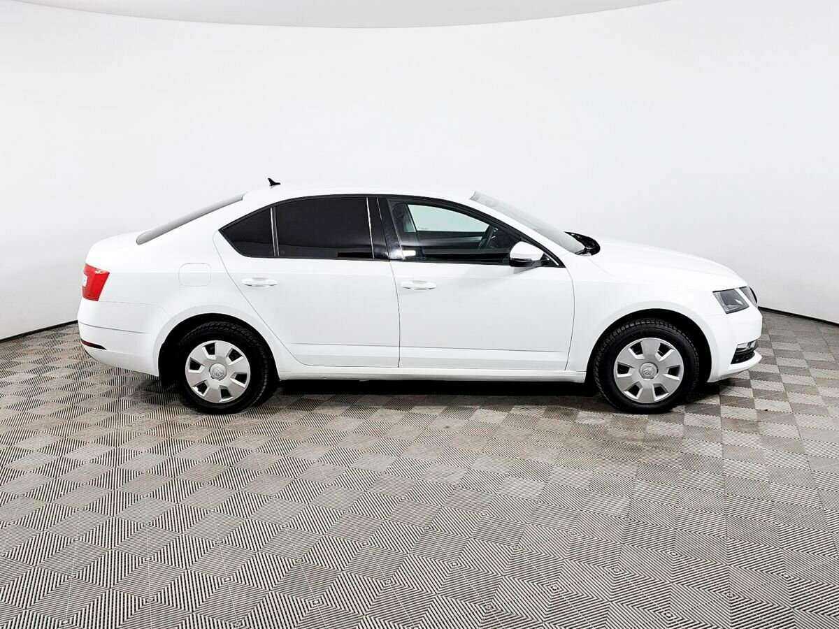 Skoda Octavia 2019 года с пробегом. Фото: #3