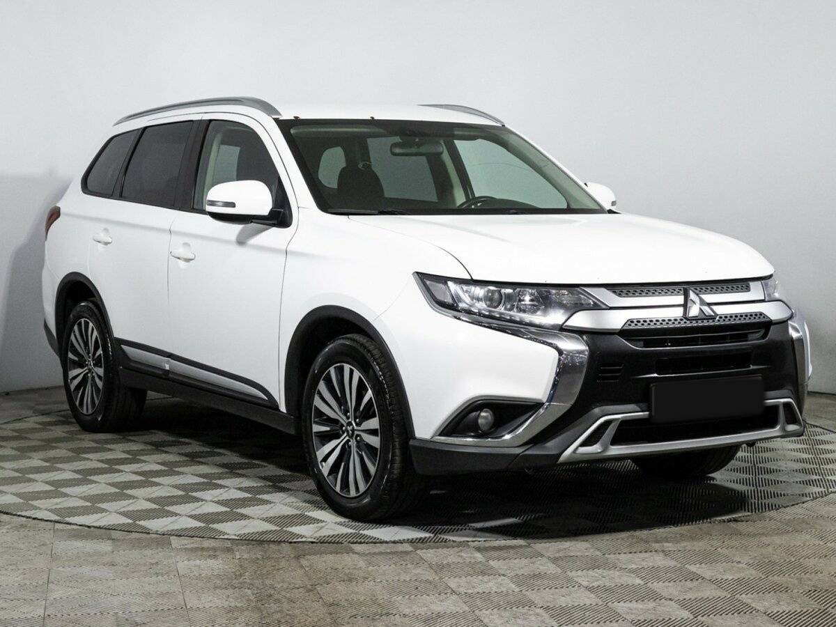 Mitsubishi Outlander 2019 года с пробегом. Фото: #2