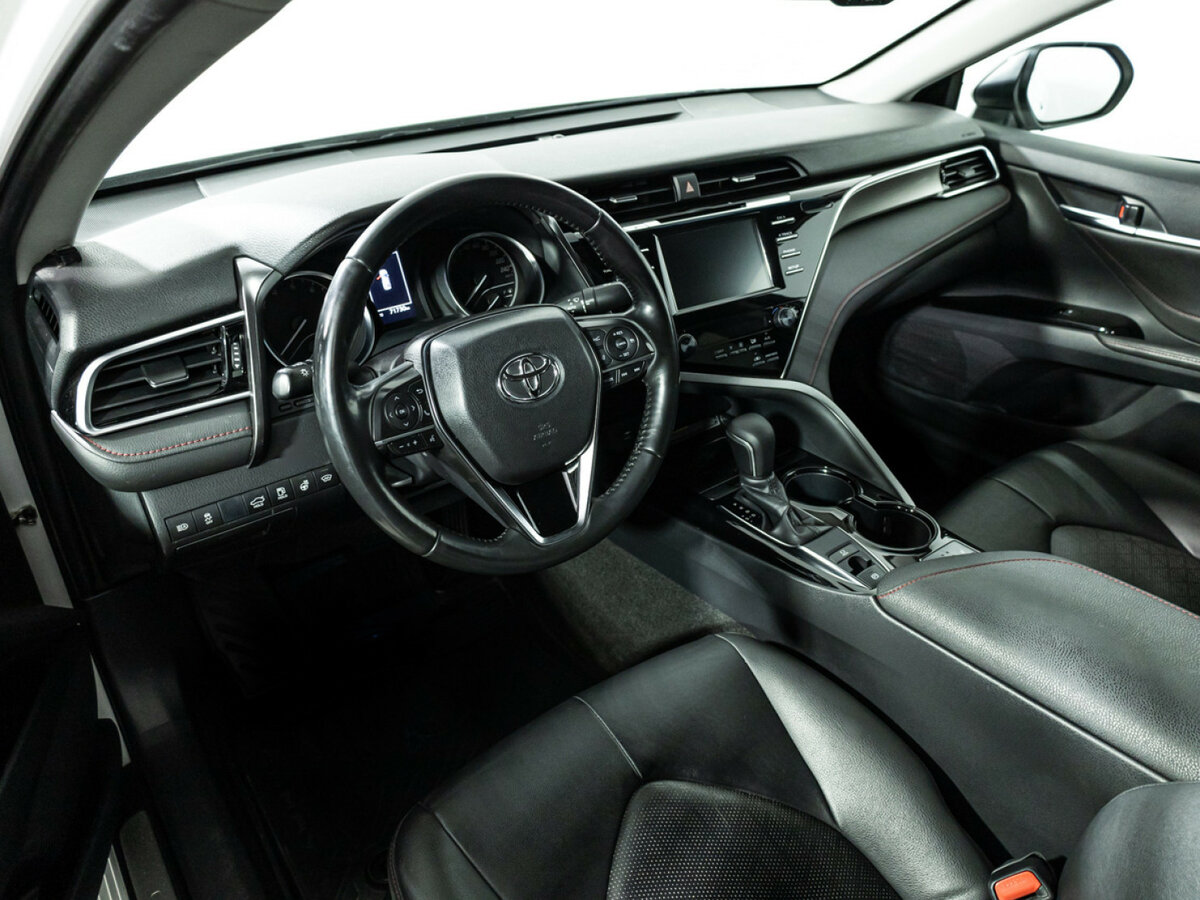 Toyota Camry 2020 года с пробегом. Фото: #8