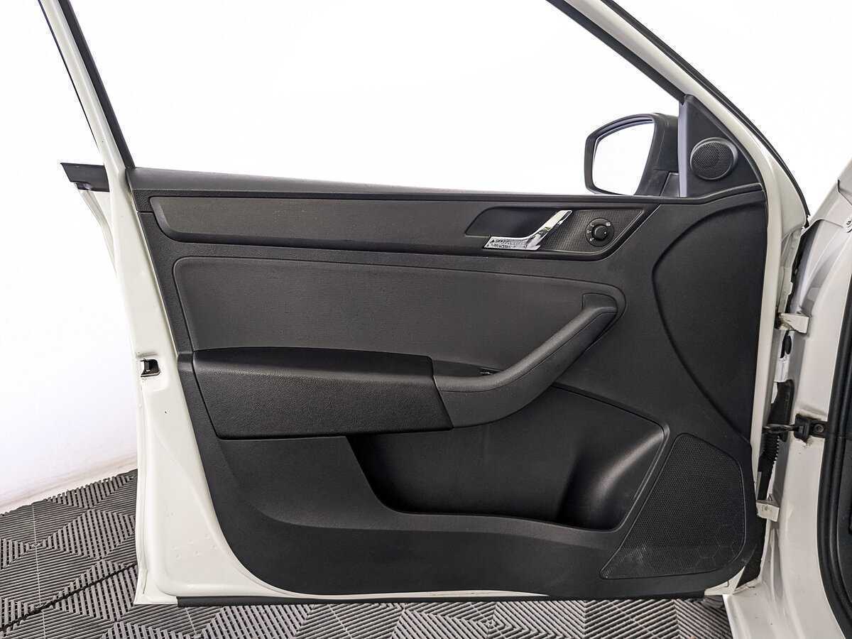 Skoda Rapid 2017 года с пробегом. Фото: #17