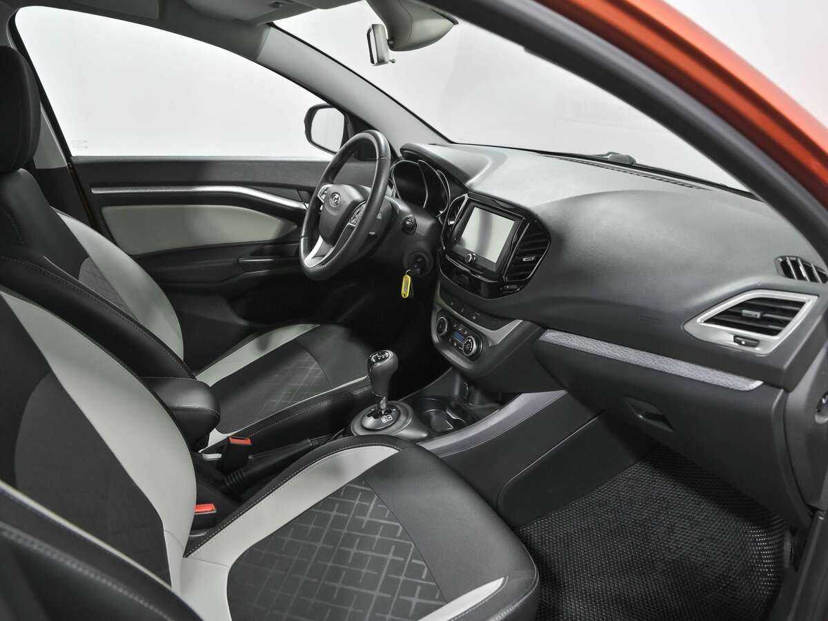 Lada (ВАЗ) Vesta 2019 года с пробегом. Посмотреть фото