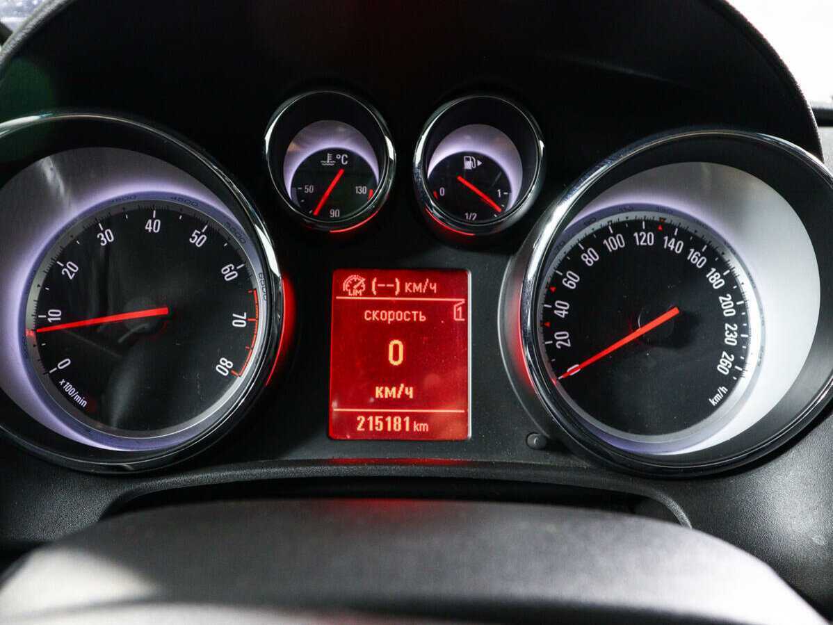 Opel Astra 2013 года с пробегом. Фото: #8