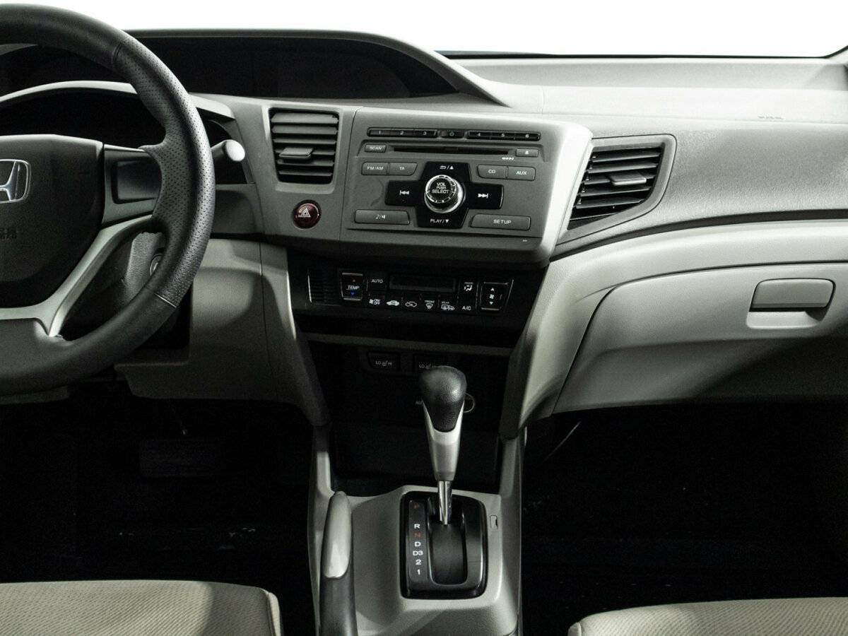 Honda Civic 2012 года с пробегом. Фото: #13