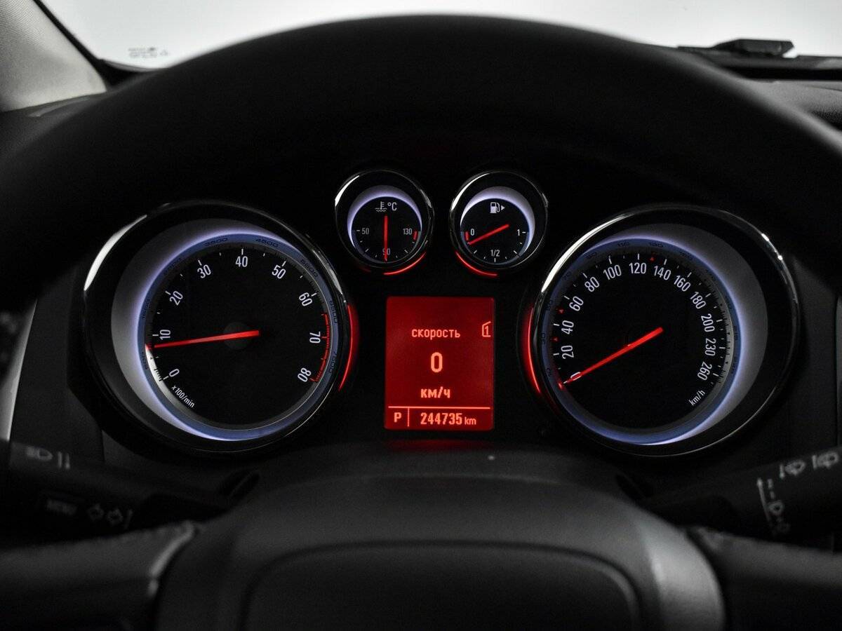 Opel Astra 2013 года с пробегом. Фото: #17