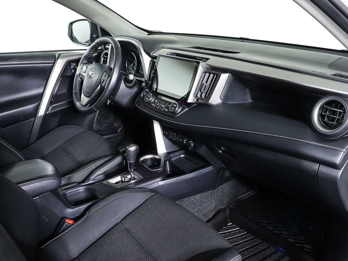 Toyota RAV4 2017 года с пробегом. Фото: #8