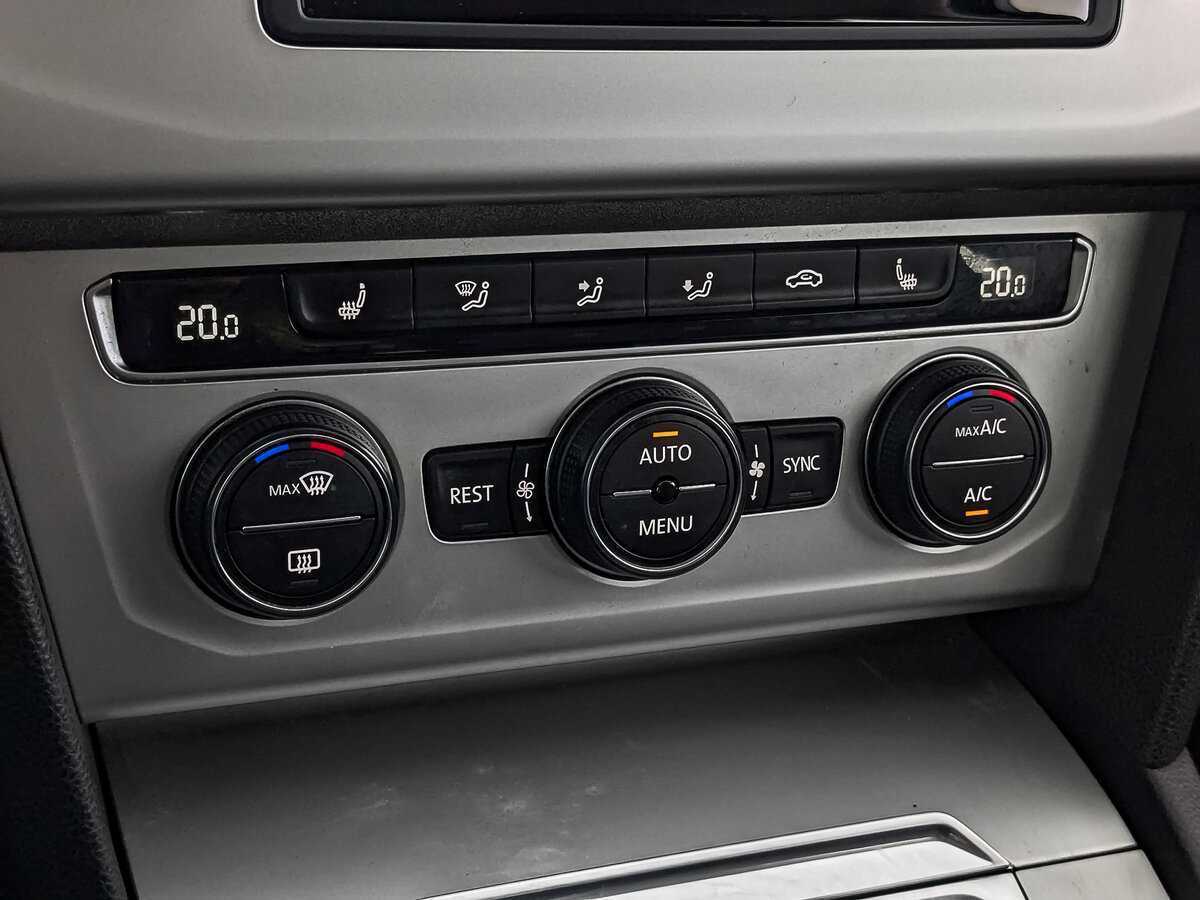 Volkswagen Passat 2016 года с пробегом. Фото: #24