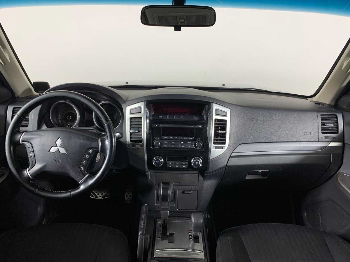 Mitsubishi Pajero 2015 года с пробегом. Фото: #12