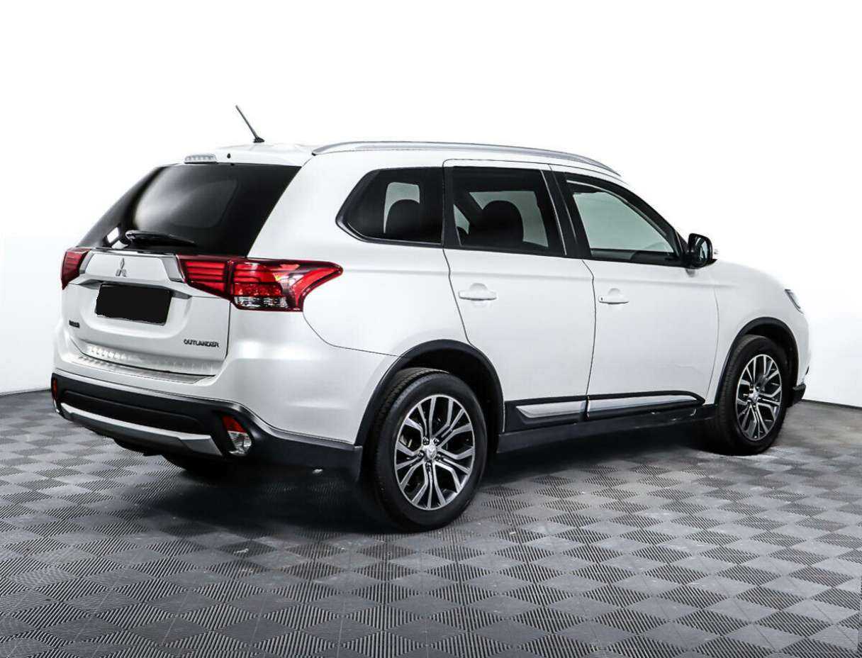 Mitsubishi Outlander 2016 года с пробегом. Фото: #3