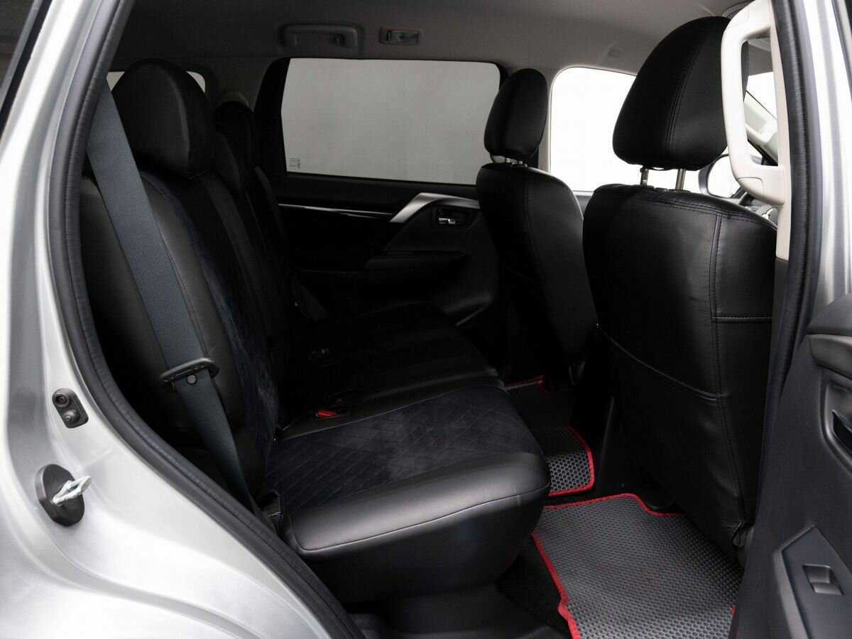 Mitsubishi Pajero Sport 2017 года с пробегом. Фото: #10