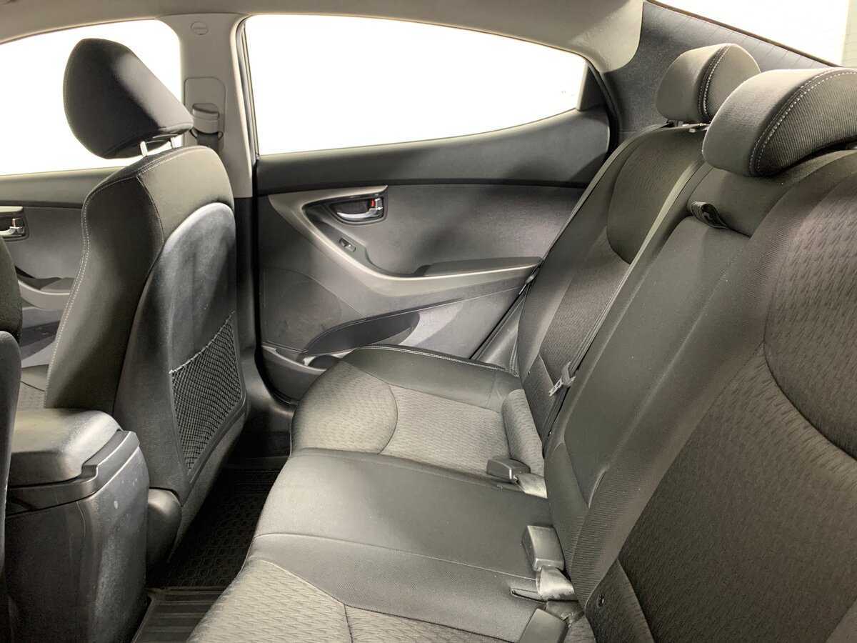 Hyundai Elantra 2012 года с пробегом. Фото: #18