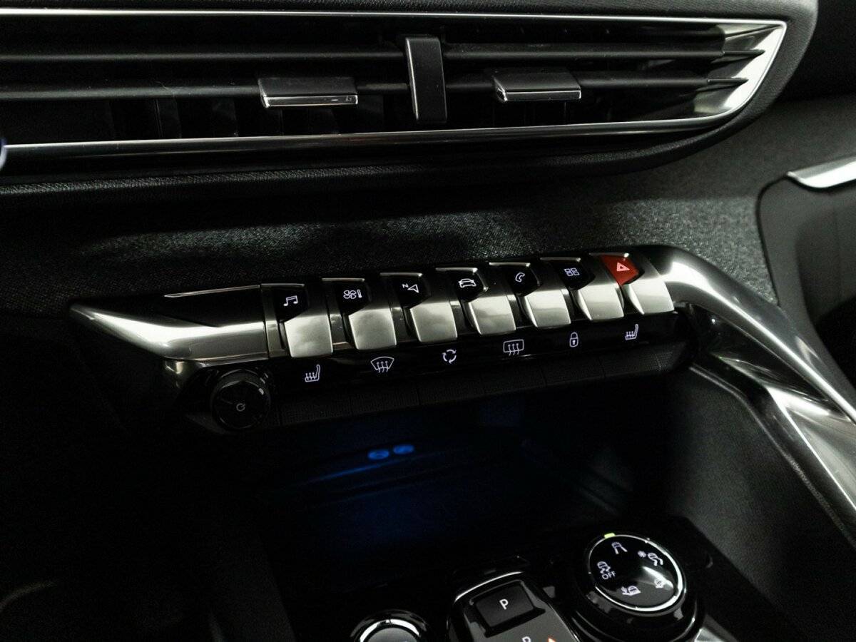 Peugeot 3008 2017 года с пробегом. Фото: #17