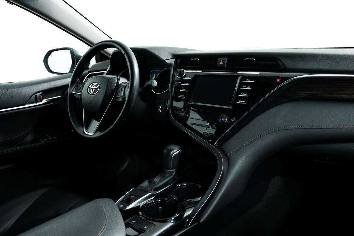 Toyota Camry 2019 года с пробегом. Фото: #8