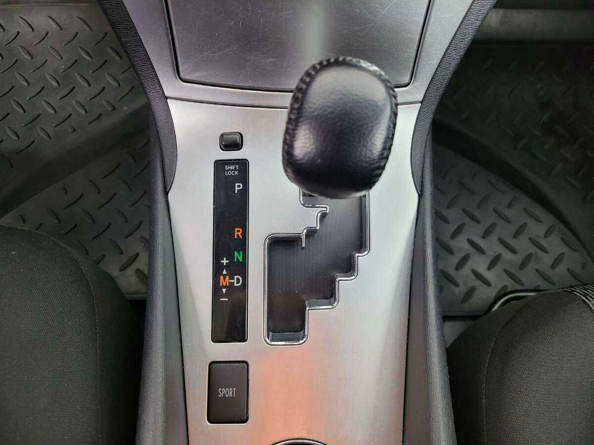 Toyota Avensis 2012 года с пробегом. Фото: #12