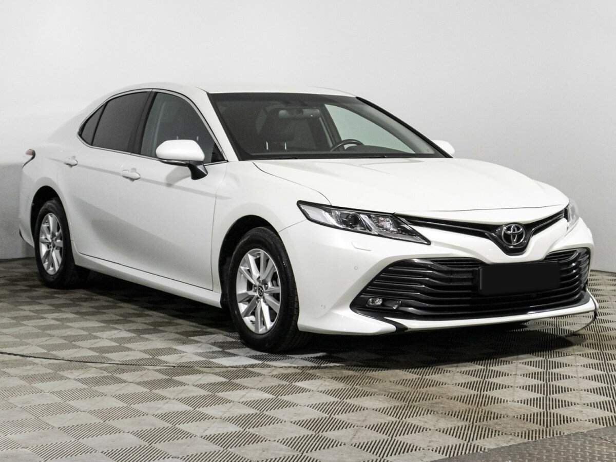 Toyota Camry 2020 года с пробегом. Фото: #2