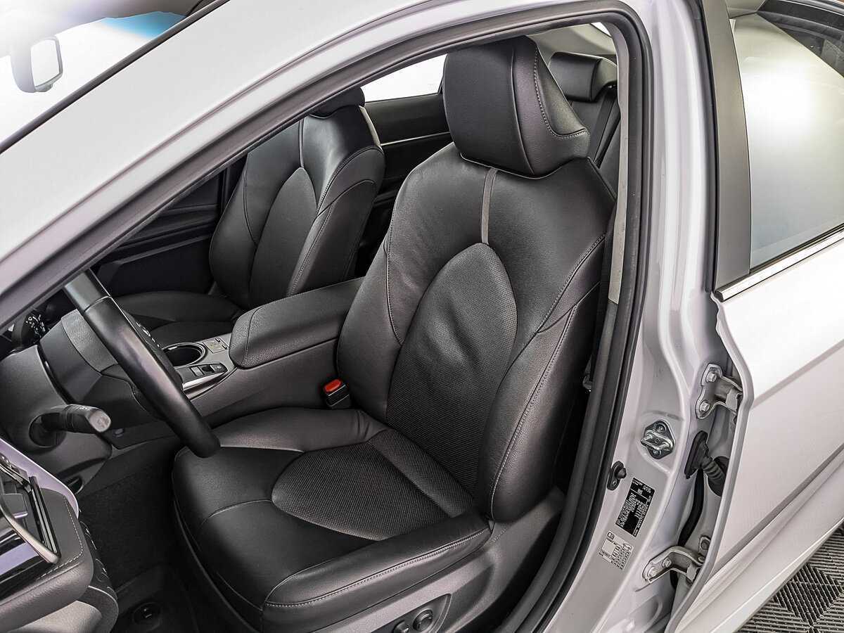 Toyota Camry 2021 года с пробегом. Фото: #19