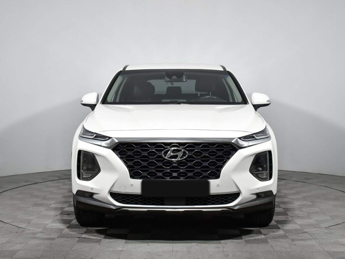 Hyundai Santa Fe 2018 года с пробегом. Фото: #1