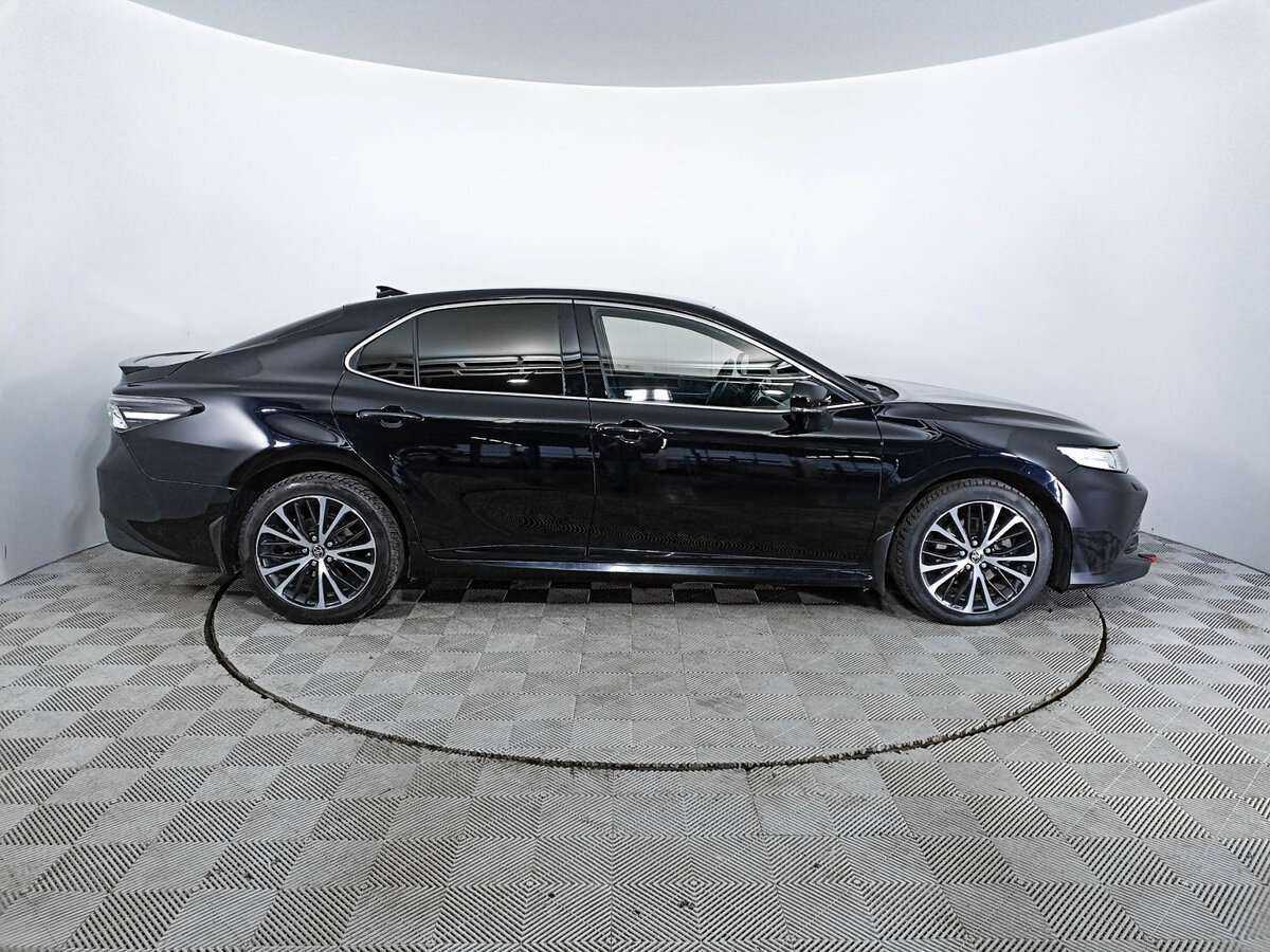 Toyota Camry 2020 года с пробегом. Фото: #2