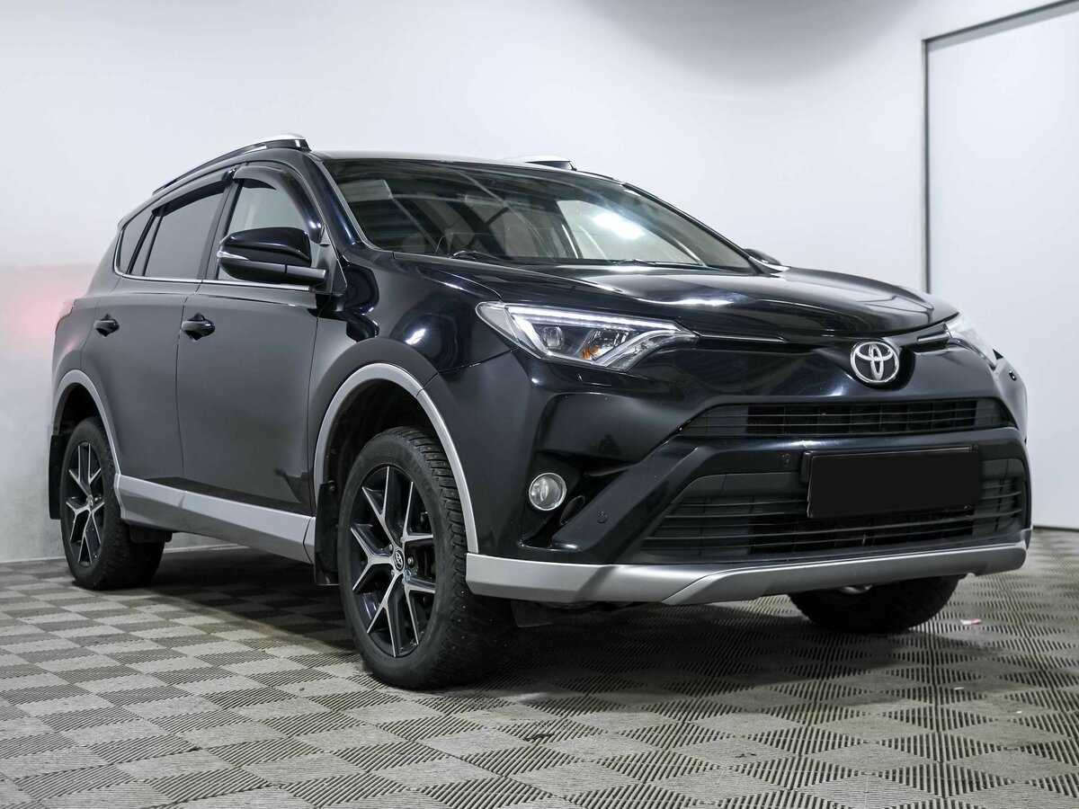 Toyota RAV4 2017 года с пробегом. Фото: #2