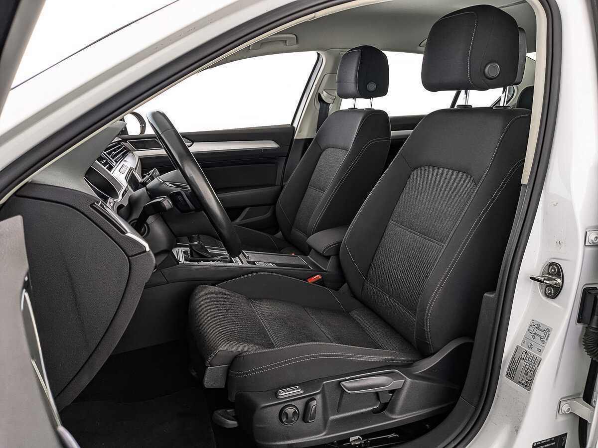 Volkswagen Passat 2019 года с пробегом. Фото: #19