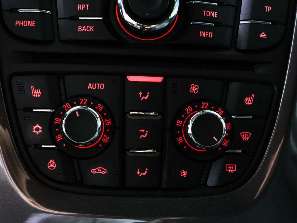 Opel Astra 2012 года с пробегом. Фото: #12