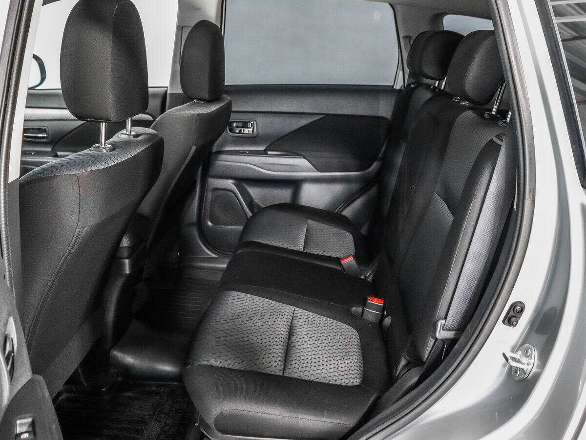 Mitsubishi Outlander 2015 года с пробегом. Фото: #9