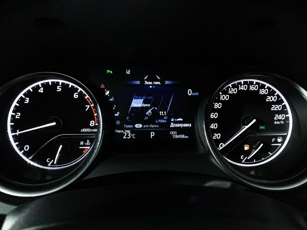 Toyota Camry 2018 года с пробегом. Фото: #11