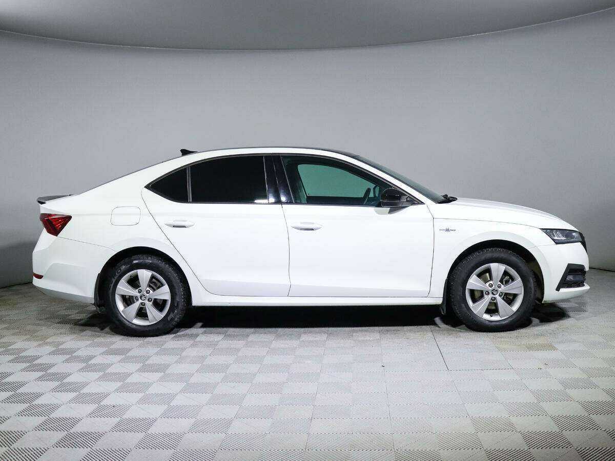 Skoda Octavia 2021 года с пробегом. Фото: #3
