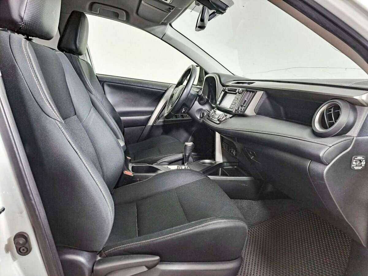 Toyota RAV4 2014 года с пробегом. Фото: #9
