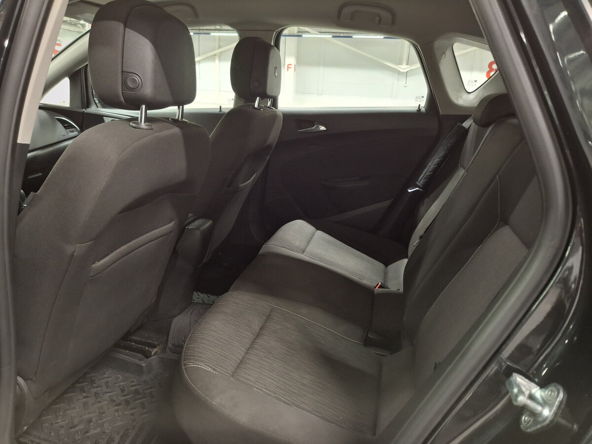 Opel Astra 2013 года с пробегом. Фото: #11