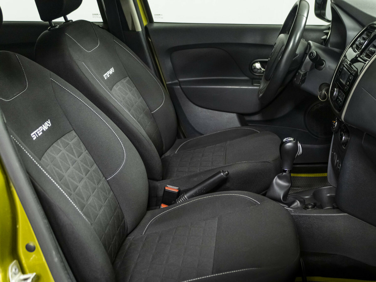 Renault Sandero 2015 года с пробегом. Фото: #7