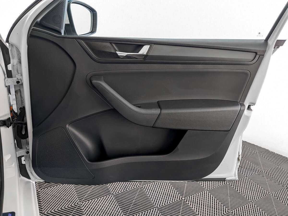 Skoda Rapid 2017 года с пробегом. Фото: #19